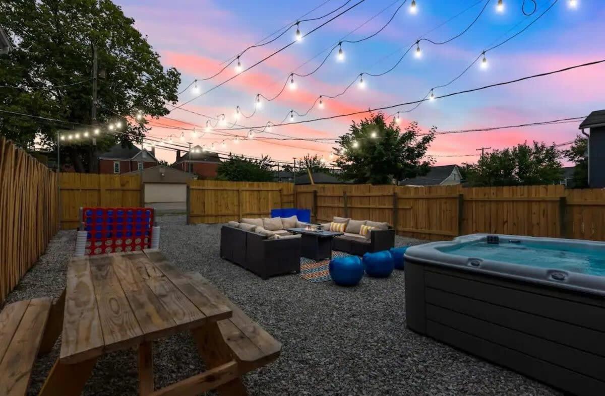 Ferienhaus Walk To Osu - Relaxing Retreat With Hot Tub Columbus
