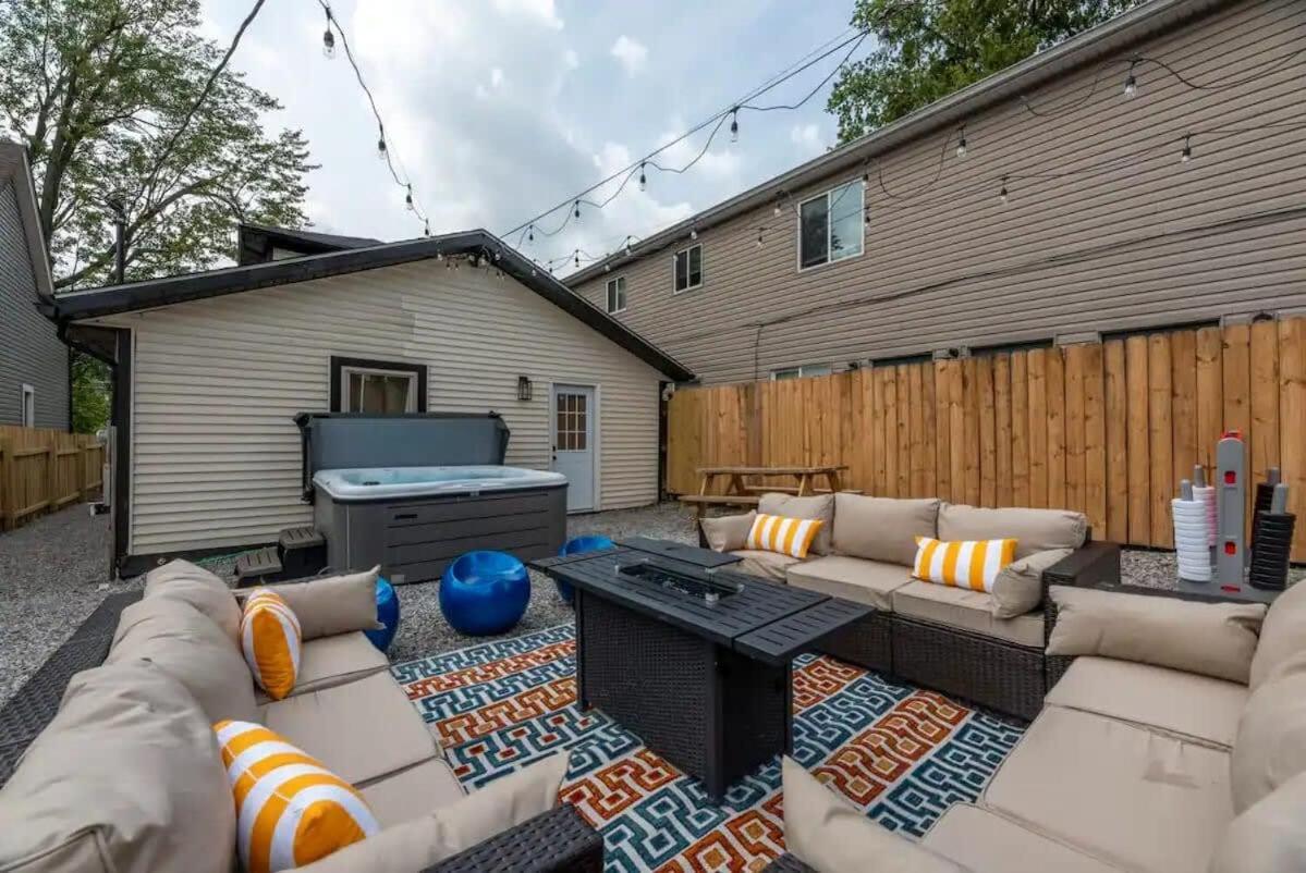 Ferienhaus Walk To Osu - Relaxing Retreat With Hot Tub